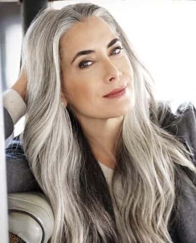 natural gray hairstyles for older women